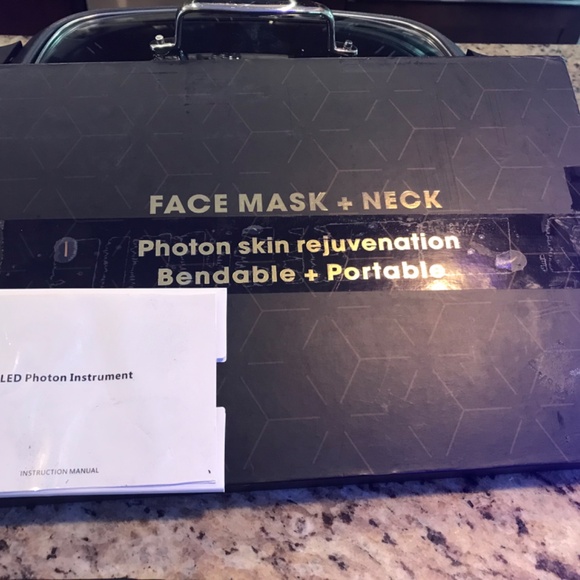 Face & Neck Red, Blue & Yellow lights $55 - Picture 15 of 16